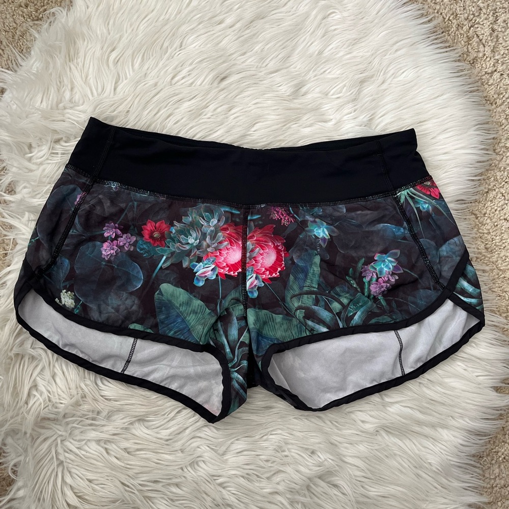 {Lululemon} Run: Speed Short in Curious Jungle Multi / Black - Womens 8